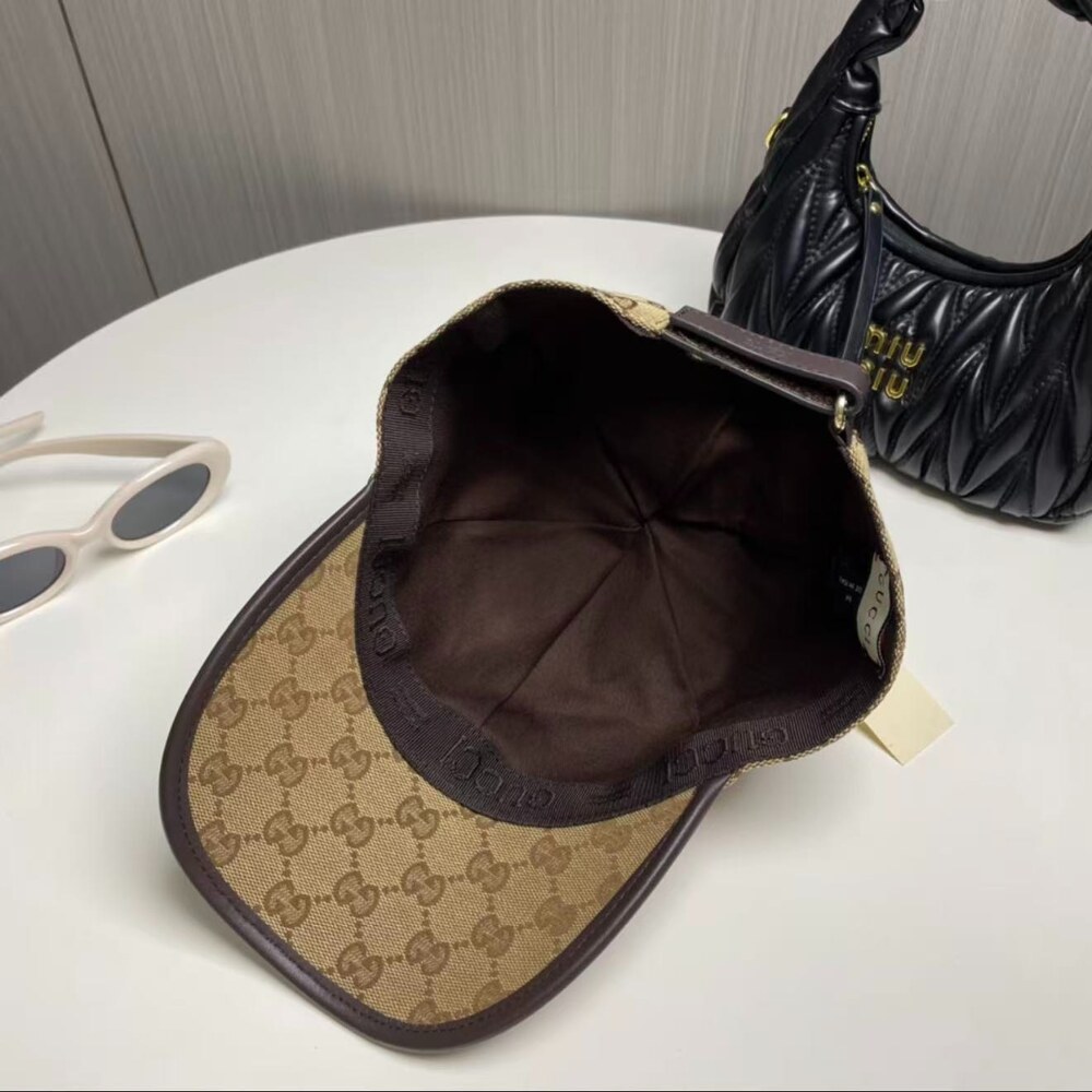 Gucci GG Canvas Baseball Cap with Web Stripe - Picture 2 of 4